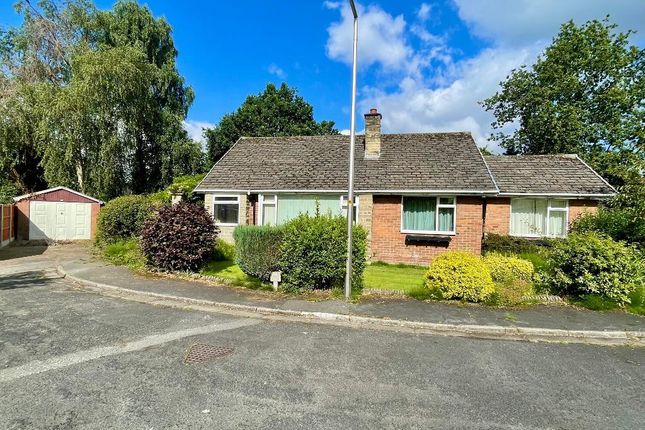 Hazel Grove, Stockport SK7 3 bed detached bungalow for sale