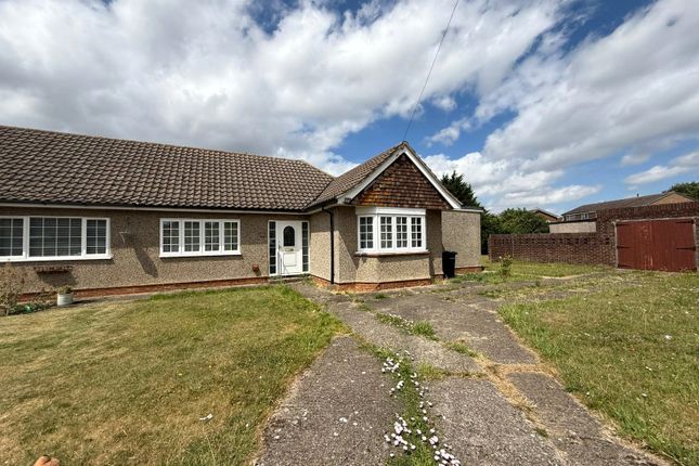 Hill Close, Istead Rise, Kent, DA13 3 bed semi