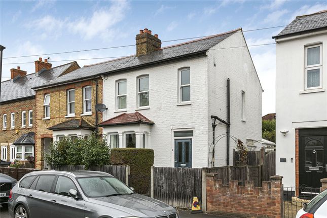 Hounslow Avenue, Hounslow, TW3 3 bed semi