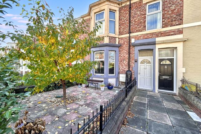 Avenue Road, Bensham, Gateshead, Tyne... 2 bed ground floor flat for sale