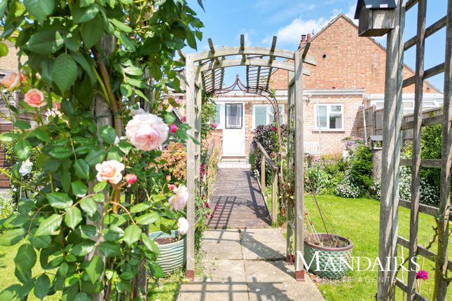 2 bedroom semi-detached bungalow for sale