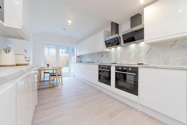 6 bed property