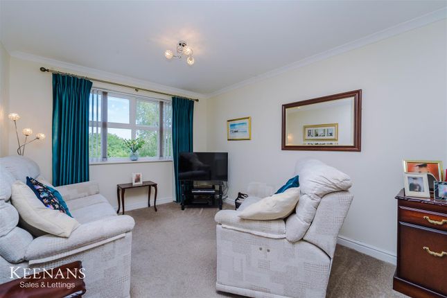 3 bedroom flat for sale