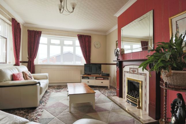 The Wolds, Cottingham, HU16 5LQ 3 bed bungalow for sale
