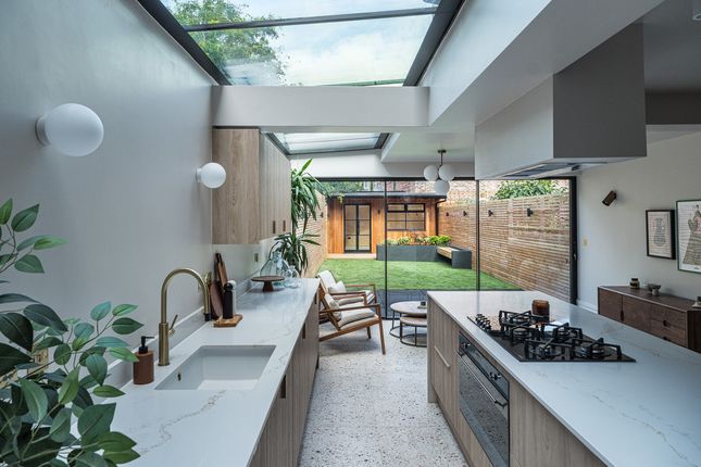 4 bedroom terraced house for sale