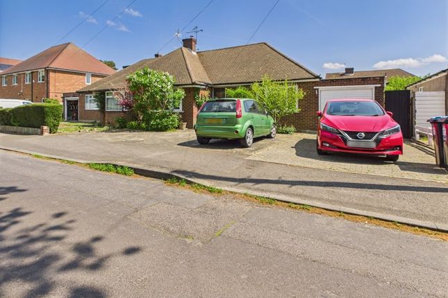 ADDISON ROAD, CATERHAM ON THE HILL 3 bed semi