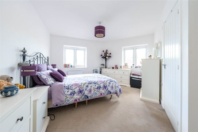 Edmett Way, Maidstone, ME17 2 bed flat for sale