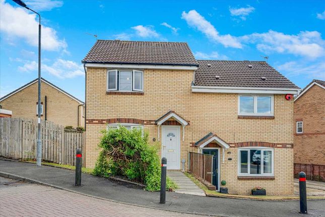 Lochranza Drive, Lindsayfield, EAST... 3 bed semi