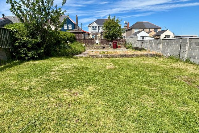 Yorke Street, Milford Haven... 3 bed semi