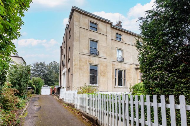 Bristol BS8 2 bed ground floor flat for sale