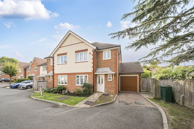 Hadleigh Close, Harrow 3 bed end of terrace house for sale