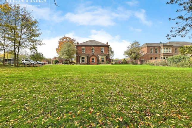 Lund Hill Lane, Royston, Barnsley 5 bed detached house for sale