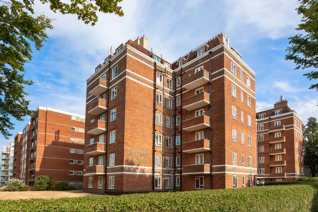 Rutland Court, Rutland Gardens, Hove... 2 bed flat for sale