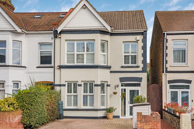 3 bed end terrace house