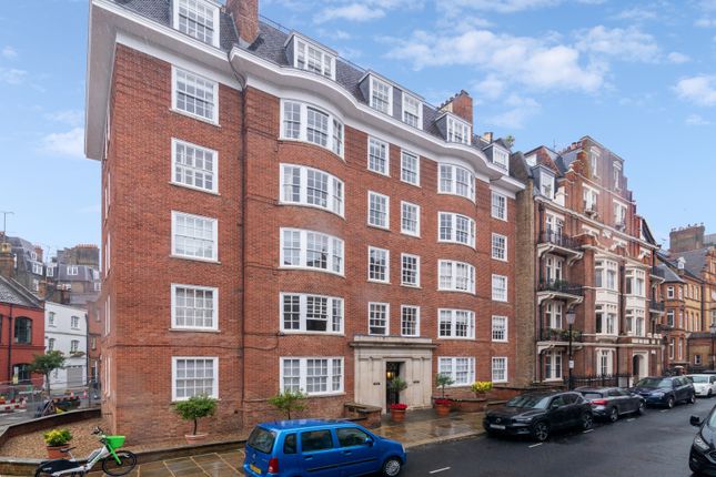 Chelsea Lodge, 58 Tite Street, Chelsea 2 bed flat for sale
