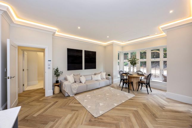 Langdon Grange, Holtwood Road... 1 bed flat for sale