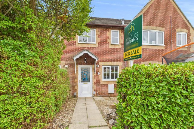 May Close, Swindon SN2 2 bed terraced house for sale