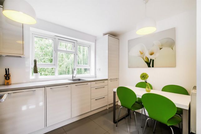 Brading Crescent, Wanstead 2 bed apartment for sale