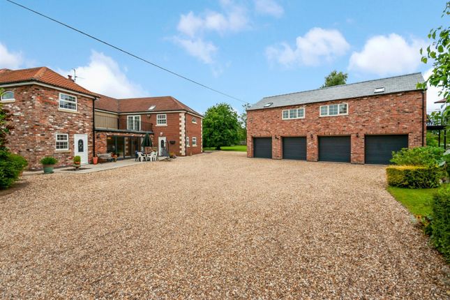 5 bed detached house