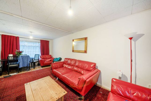 Chicheley Gardens, Harrow, HA3 3 bed detached house for sale