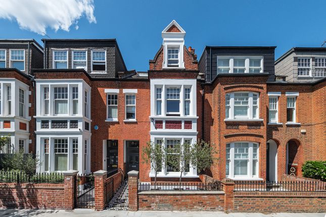 5 bed terraced house