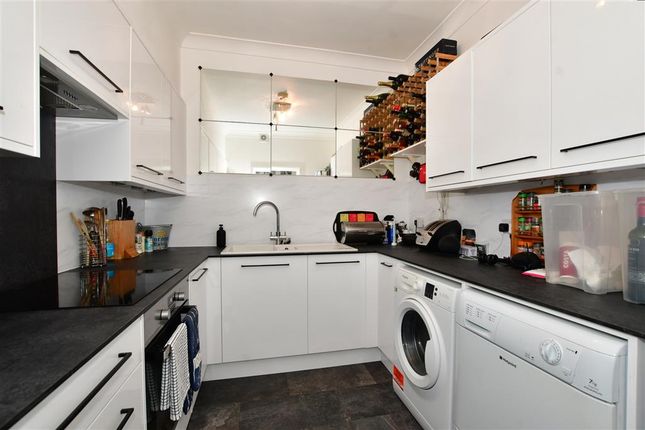 St. James Road, Sutton, Surrey 2 bed ground floor maisonette for sale