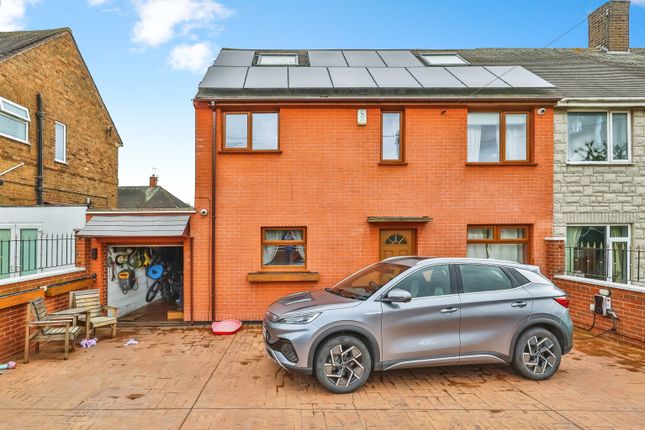 3 bedroom semi-detached house for sale