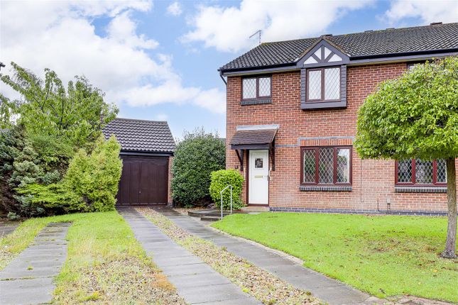 Courtney Close, Wollaton NG8 3 bed semi