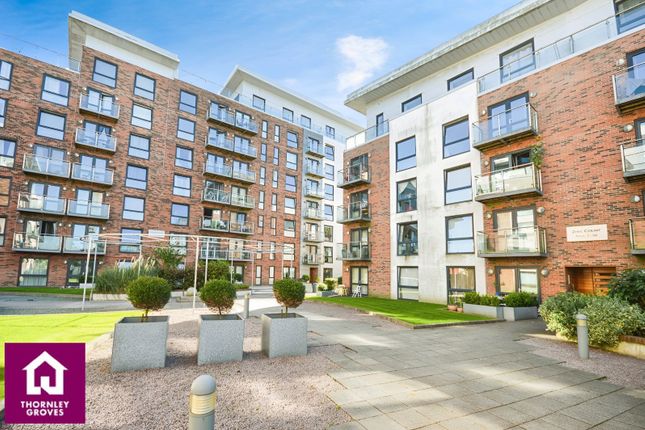 Longfield Centre, Manchester M25 2 bed flat for sale