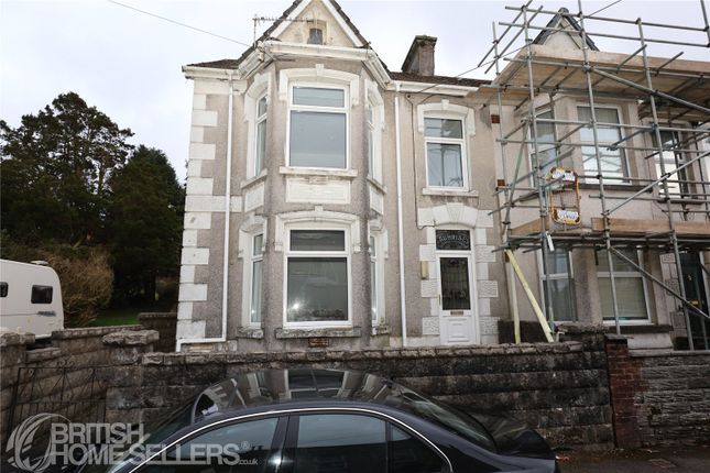 4 bedroom end of terrace house for sale