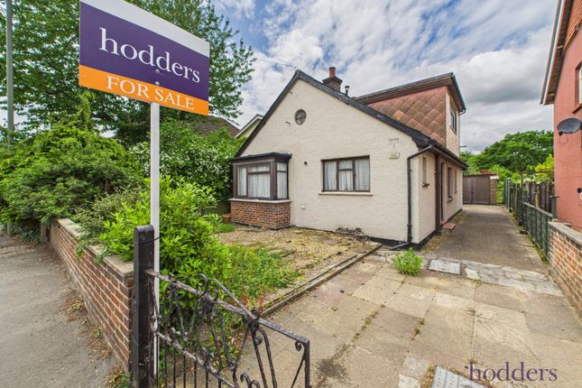 New Haw Road, Addlestone, Surrey, KT15 3 bed bungalow for sale