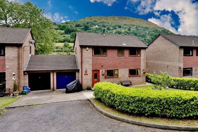 Old Rectory Close, Abergavenny NP7 4 bed link detached house for sale
