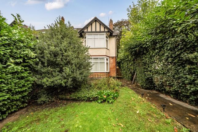 6 bedroom semi-detached house for sale