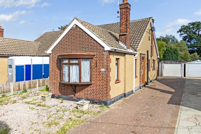 Sutton Court Drive, Rochford, Essex, SS4 3 bed semi