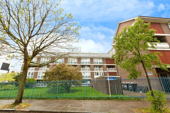 3 bedroom maisonette for sale