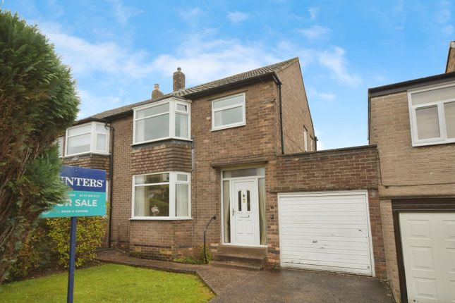 Wollaton Avenue, Bradway, Sheffield... 3 bed semi