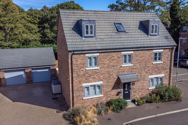 5 bedroom detached house for sale