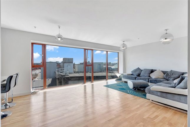 10/2, 45 Mitchell Street, City... 2 bed flat for sale