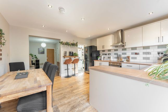4 bedroom semi-detached house for sale