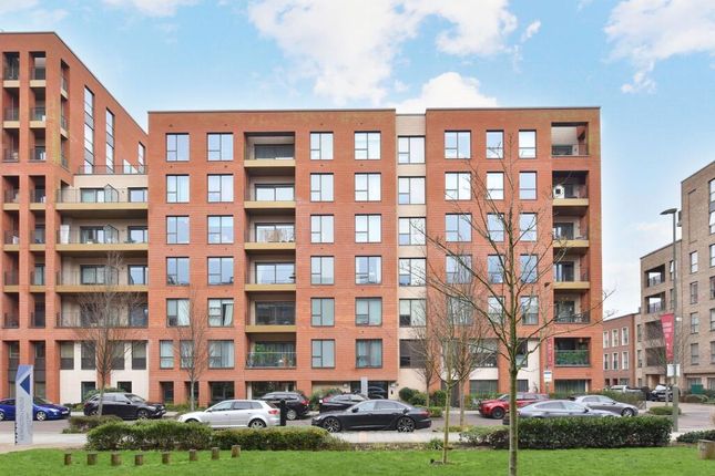 Pandorea House, Lismore Boulevard, NW9 3 bed flat for sale