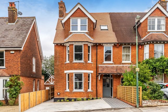 5 bedroom semi-detached house for sale