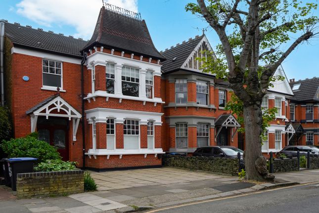 5 bedroom semi-detached house for sale