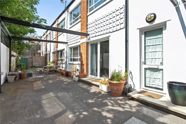 2 bedroom ground floor flat for sale