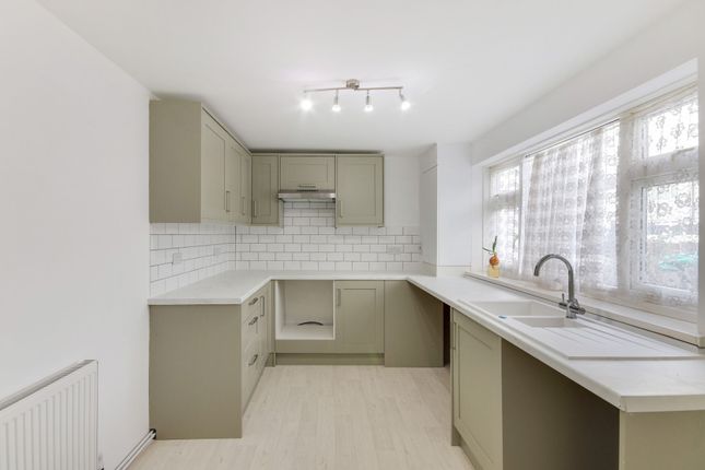 Pine Grove, Edenbridge 2 bed terraced house for sale