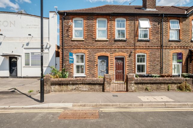 Walnut Tree Close, Surrey GU1 2 bed end of terrace house for sale