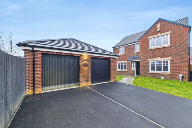 5 bed detached house