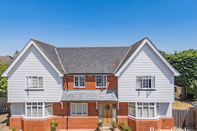 Main Road, Great Leighs, CM3 5 bed detached house for sale