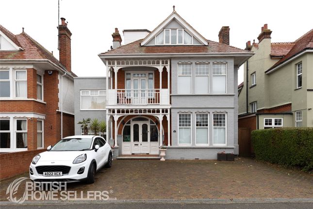 8 bed detached house