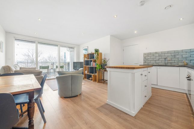 Barrington Road, London SW9 2 bed flat for sale