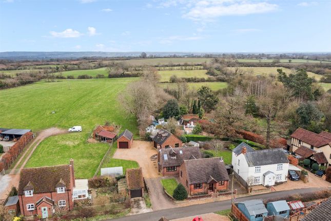 Ivy Lane, Stewkley, Buckinghamshire 4 bed detached house for sale